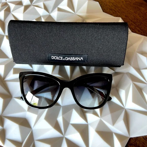 Authentic Dolce and Gabbana sunglasses unisex come with box s-l400.jpg main image 3